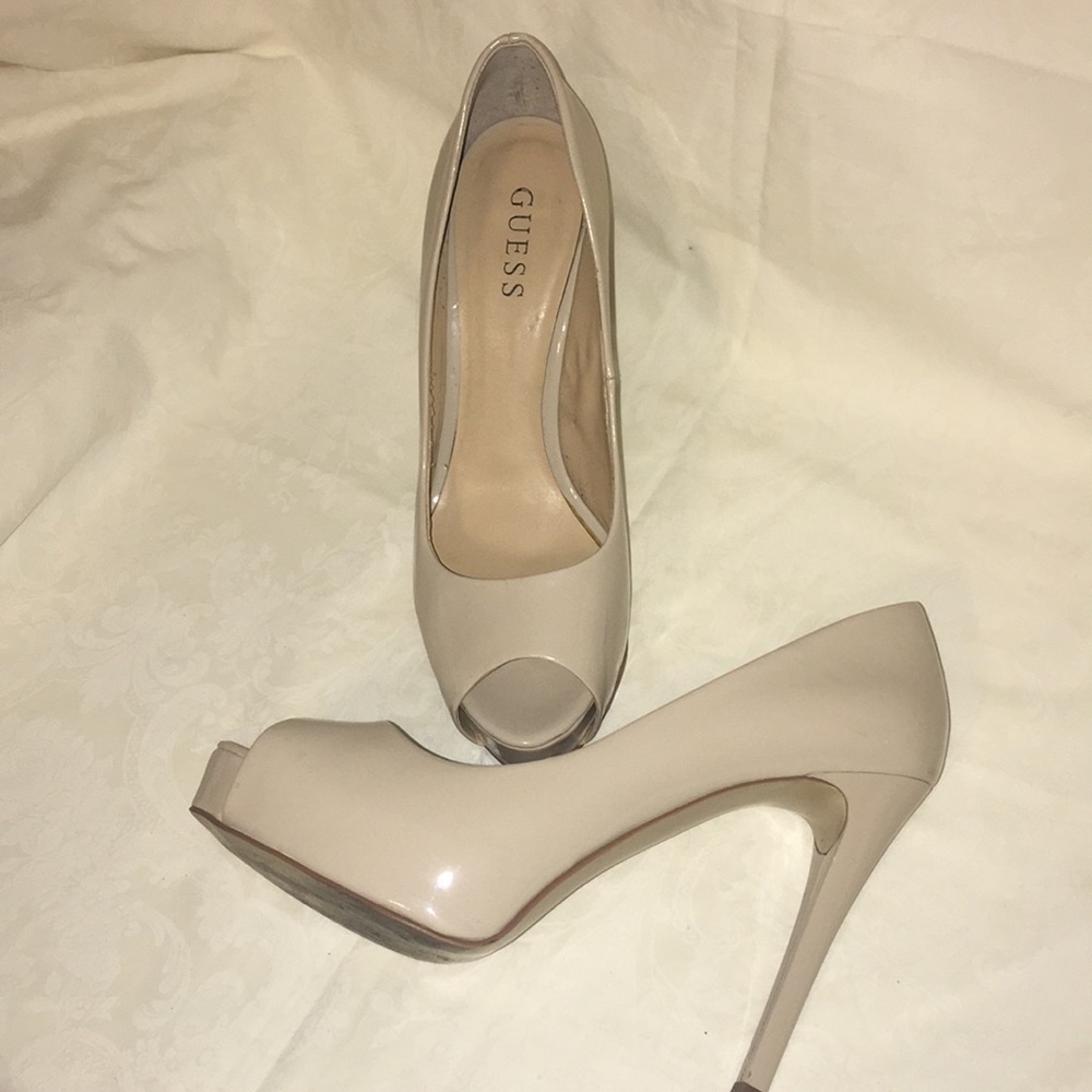 Guess “Rosalie” peeptoes